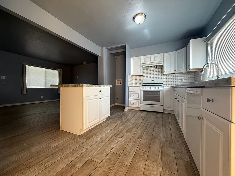 718 Pierce St — Photo 4