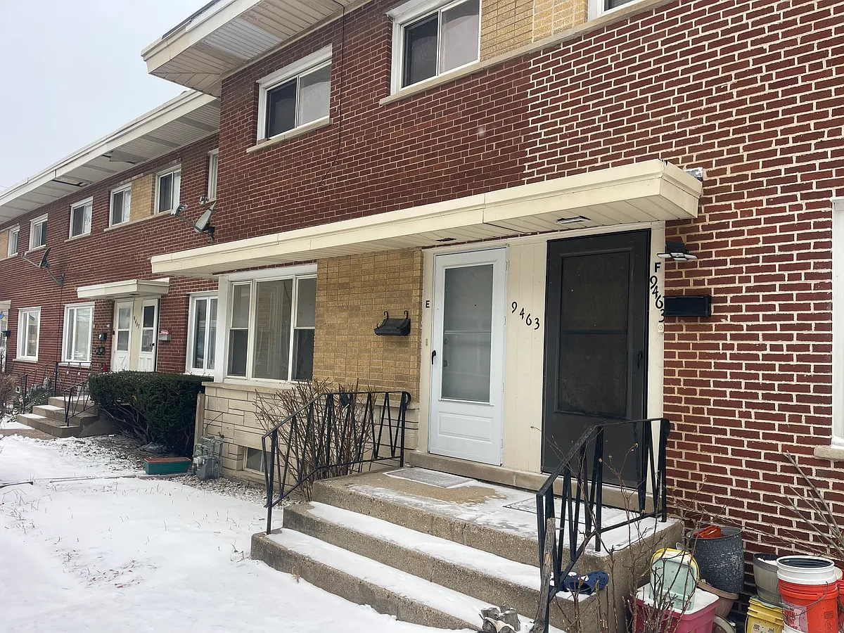 Building Photo - 9463 Niles Center Rd #E