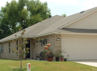 213-215 Robin St #213, Crowley, TX 76036