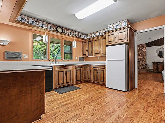 5th image of 52876 Brookdale Dr