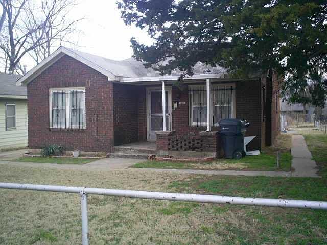 1st image of 1606 NE 11th St
