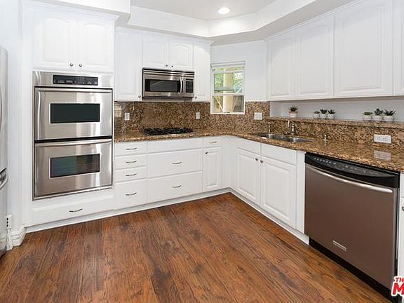 4th image of 7626 Norton Ave