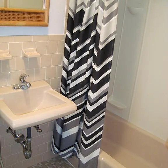 D1 Colonial Dr #4 — Photo 12