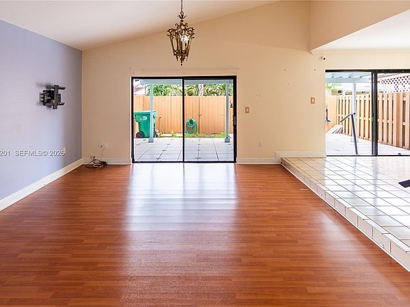 5th image of 13429 SW 13th Ln