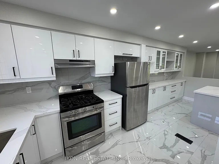 67 Sprucedale Way E — Photo 11