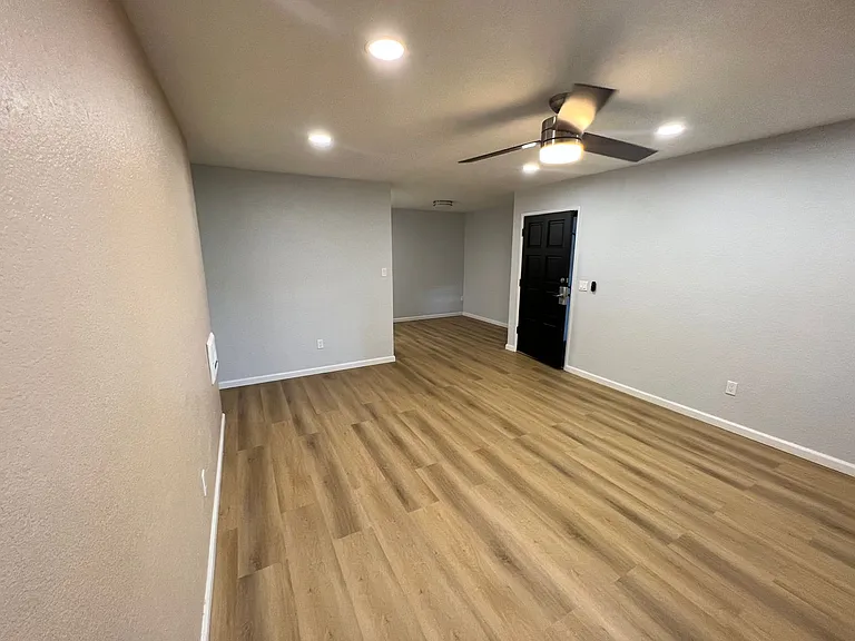 1013 Sunshine Ave #I — Photo 4