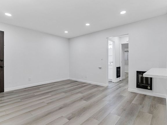 5th image of 908 Roswell Ave APT 5