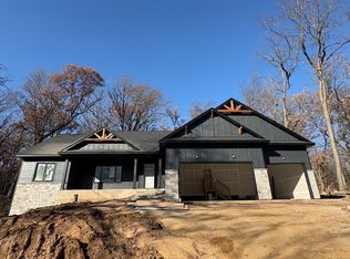 1432 E Oaks Trl, Houlton, WI 54082