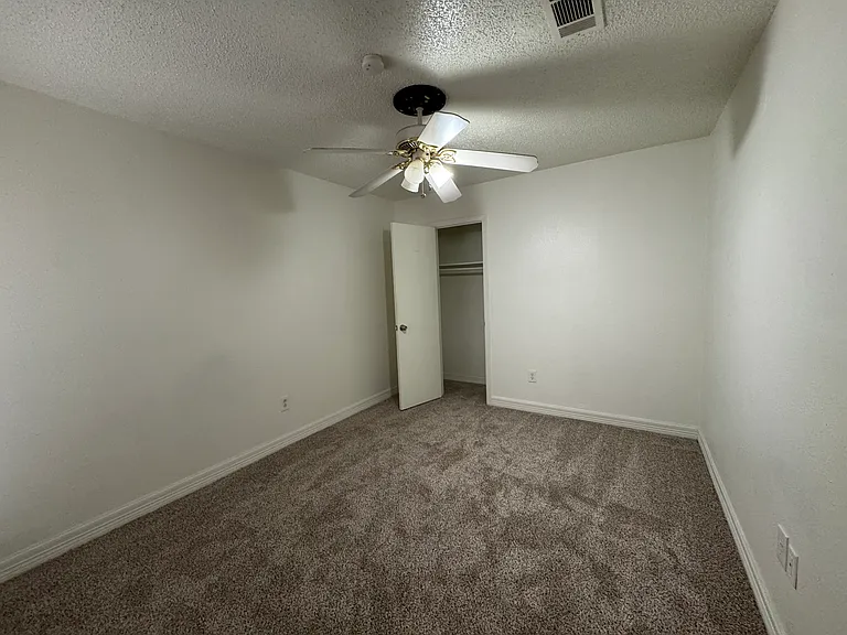 2002 Laurel Oaks Dr — Photo 30