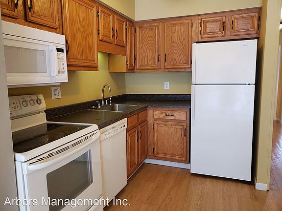 3rd image of 2733 Bingham Dr