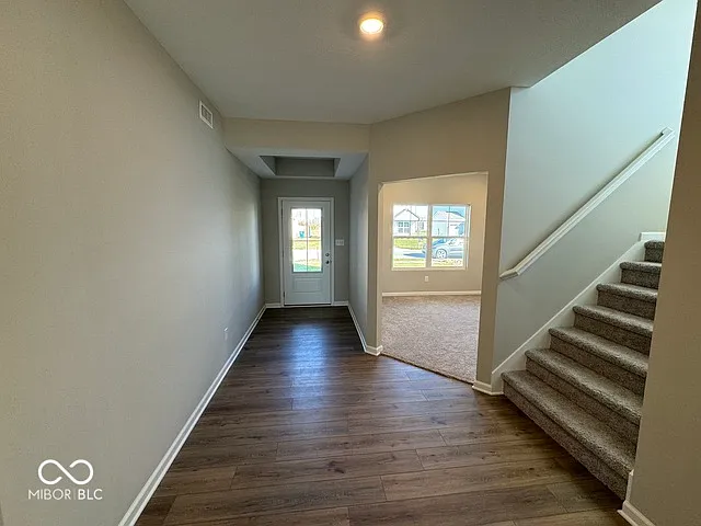 5 bed, 2999 sqft, $2,595 — Photo 3
