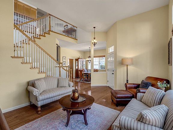 2nd image of 1416 Casablanca Cir