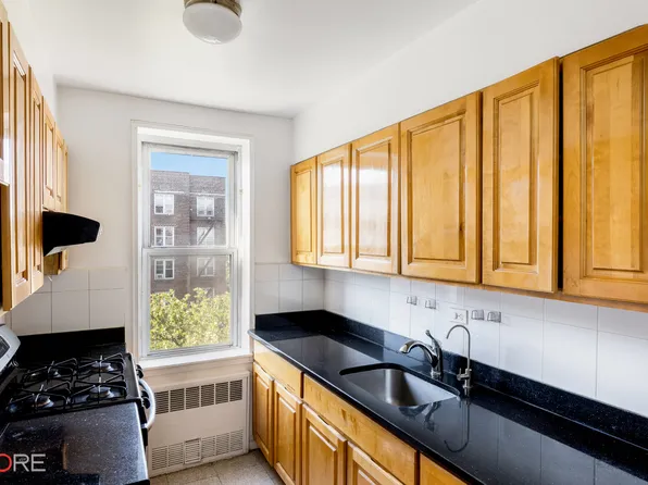 33-45 90th Street 5J image 3 of 10