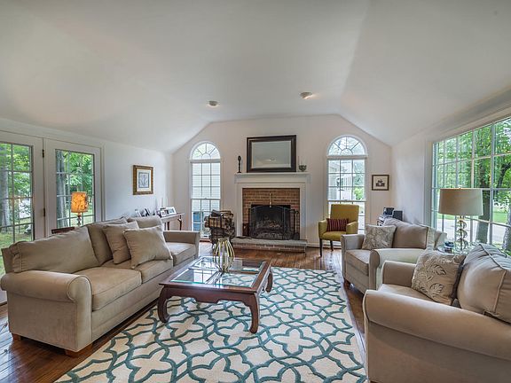 3rd image of 4275 Quinby Dr