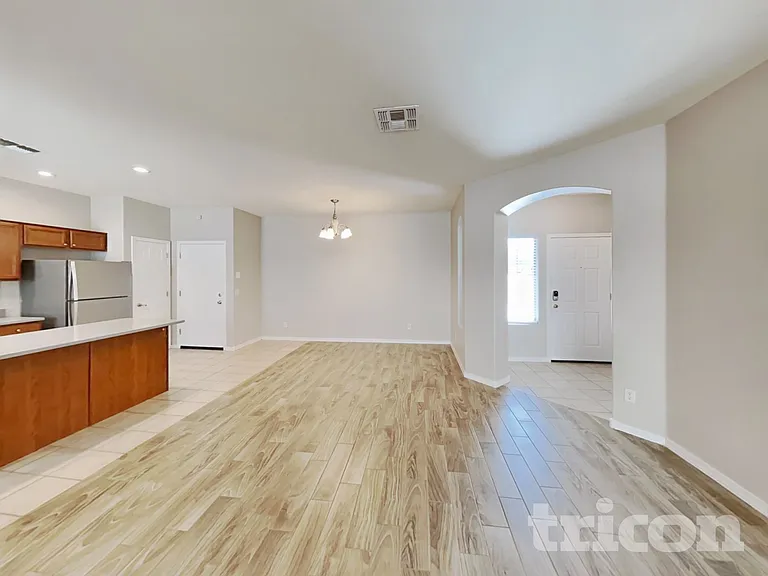 5010 W Fawn Dr — Photo 5