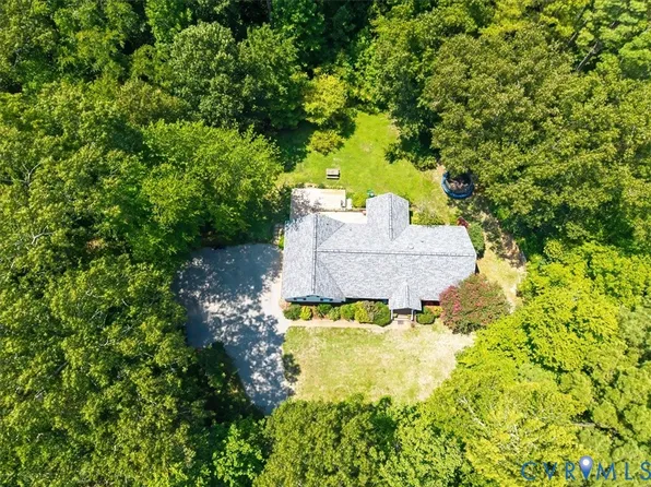 132 Schooner Ln, Mathews, VA 23109