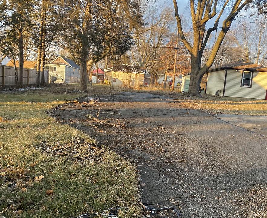 1st image of 518 W Bradley Ave