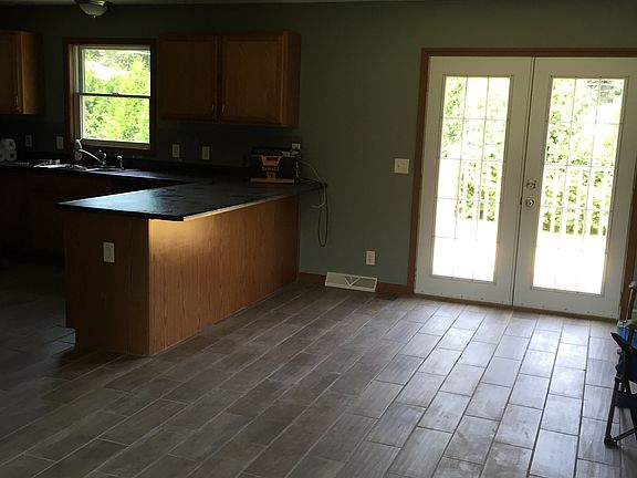 Dining area open to kitchen 