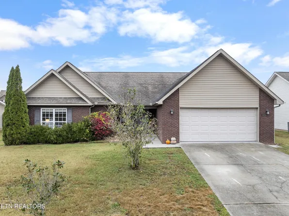 918 Thunder Creek Dr, Maryville, TN 37801