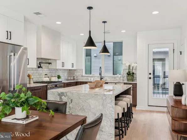 954 N 6th St, Philadelphia, PA 19123