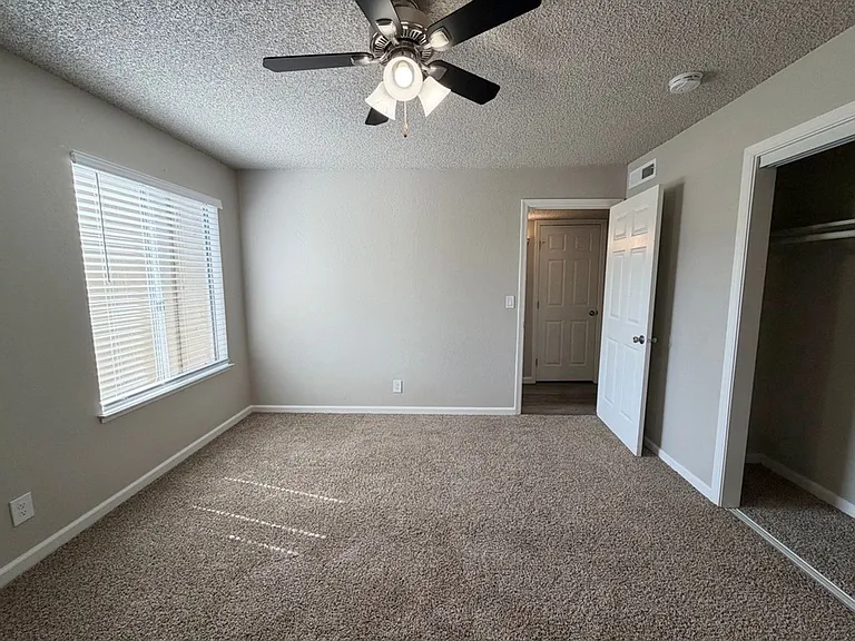 Merit Manor Apartments — Photo 15