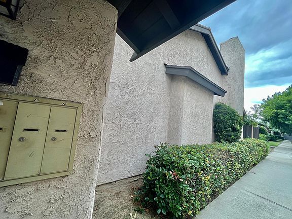 3rd image of 658 W Naomi Ave Unit 26