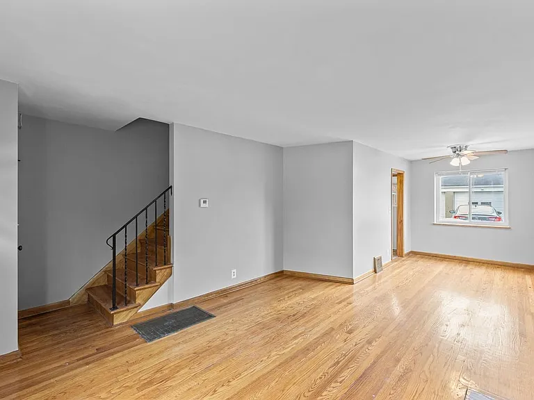 723 Village Dr — Photo 24