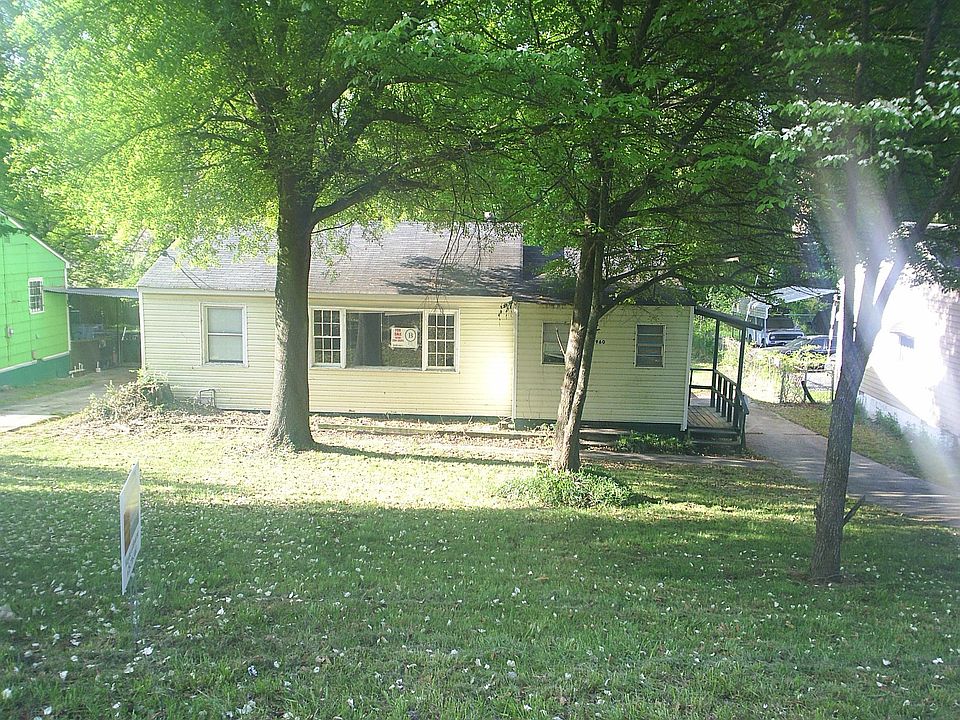 1st image of 960 Astor Ave SW