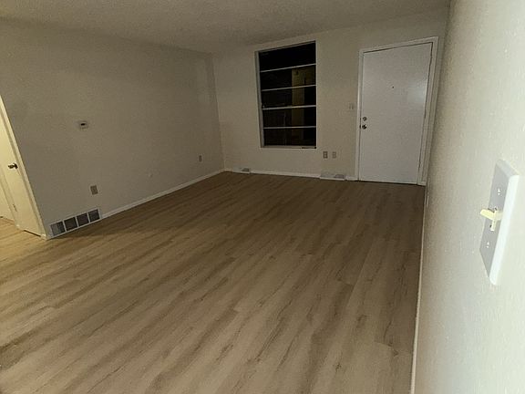 2nd image of 333 N Columbine St #A