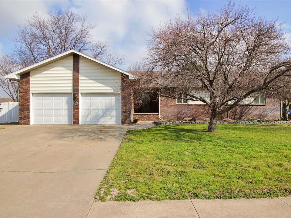 1st image of 3103 Thunderbird Dr