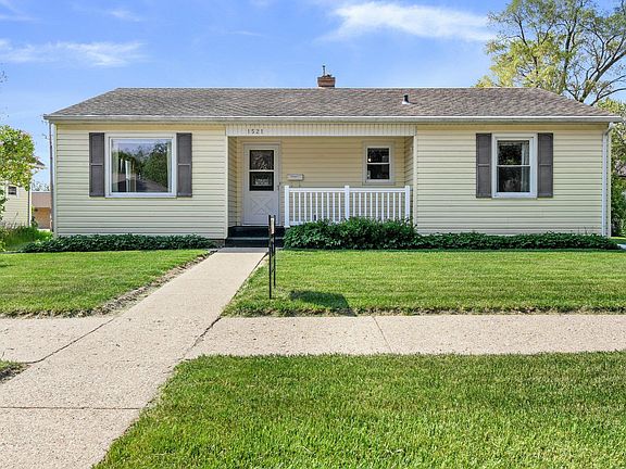 2nd image of 1521 Peterson Ave
