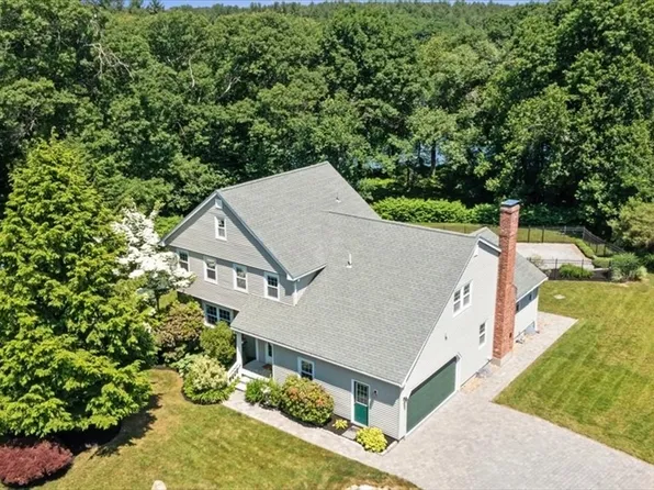 21 Maplecrest Dr, Southborough, MA 01772