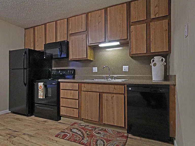Brookside Apartments — Photo 28