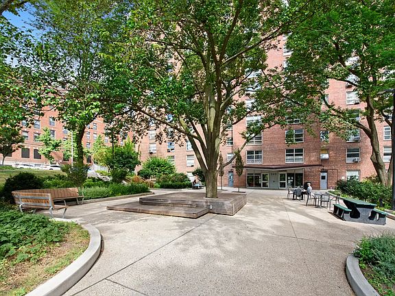 4th image of 501 W 123rd St APT 9A