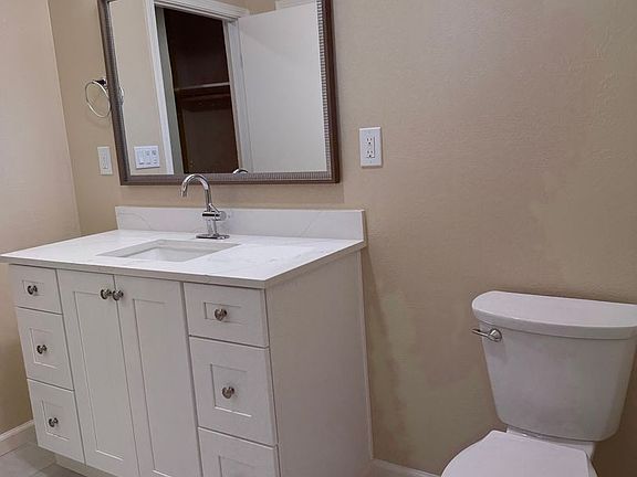 5th image of 315 E Okeefe St APT 18