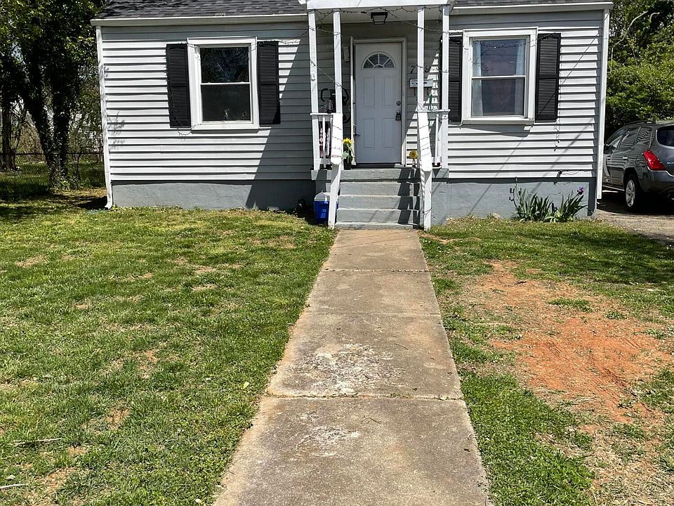 1st image of 709 Queen Ave NW