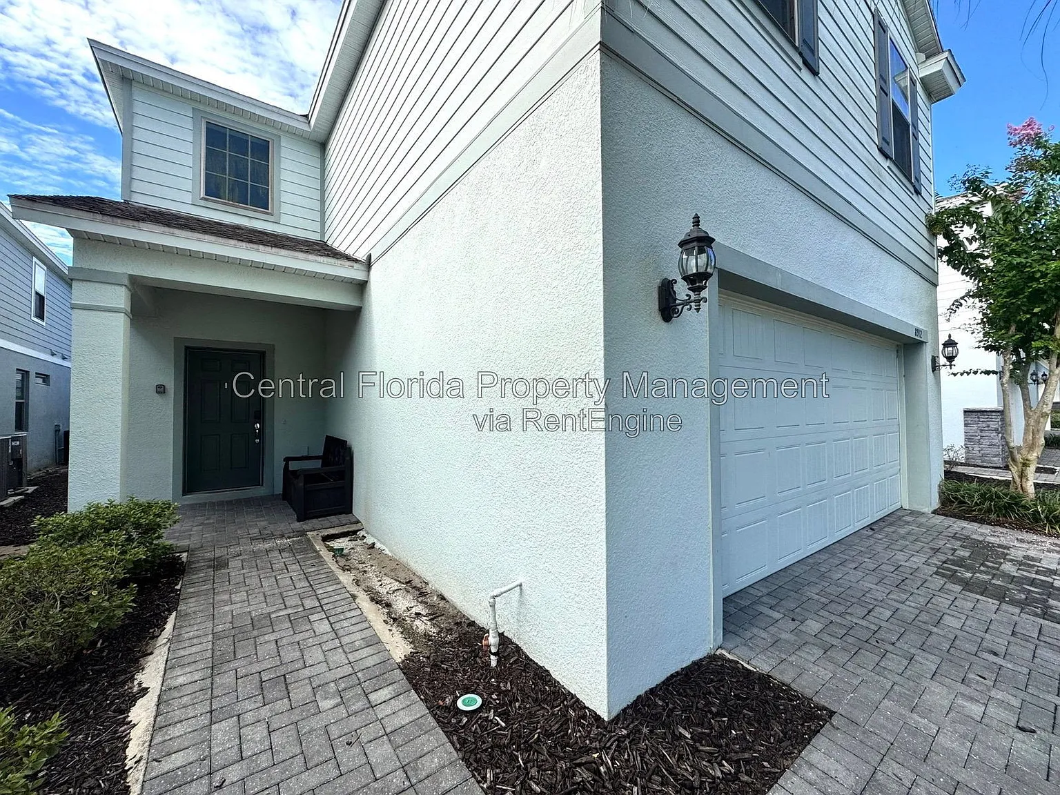 5 bed, 4.0 bath, 2492 sqft, $3,199 — Photo 2