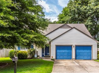 215 Windy Ridge Ln, Newport News, VA 23602