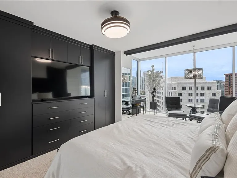 1080 Peachtree St NE #1411 — Photo 28
