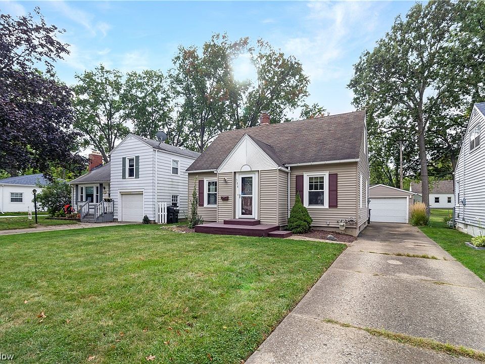 1st image of 384 Olive St