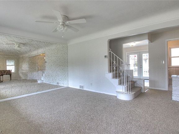 4th image of 581 Fairway Blvd