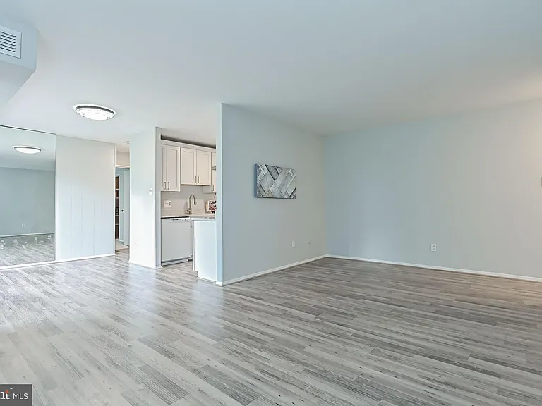 8000 Le Havre Pl #12 — Photo 11