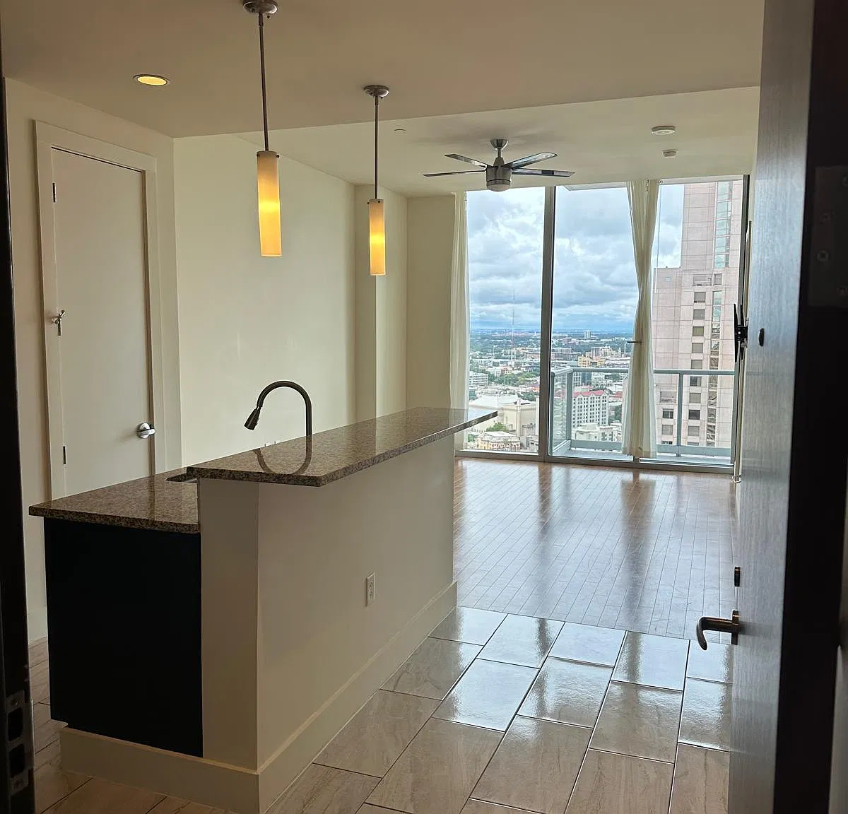 1 bed, 766 sqft, $2,350 — Photo 1