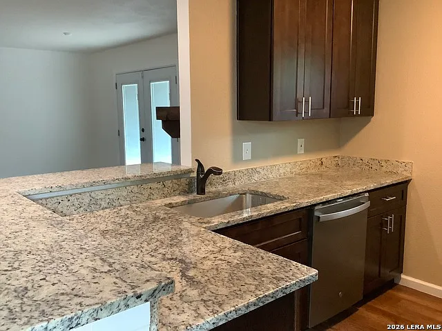 1047 Victoria Xing — Photo 5