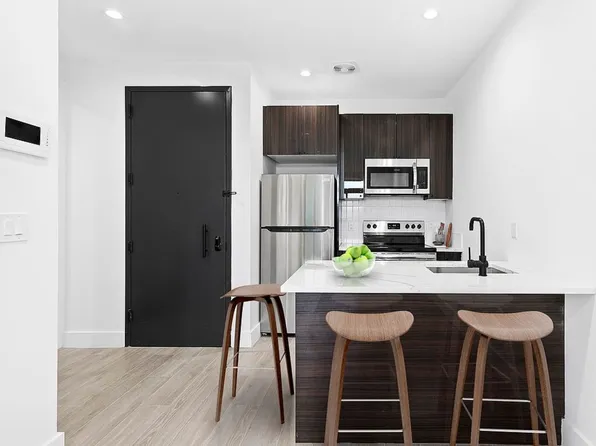 368 Weirfield Street 2 image 2 of 7