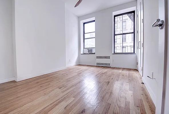 Rented by Urbane Brokerage | media 19