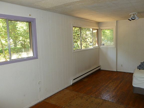 4th image of 12827 Glenwood Ave SW