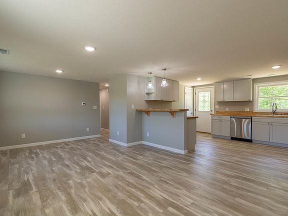 4th image of 2505 E Bethel Ln