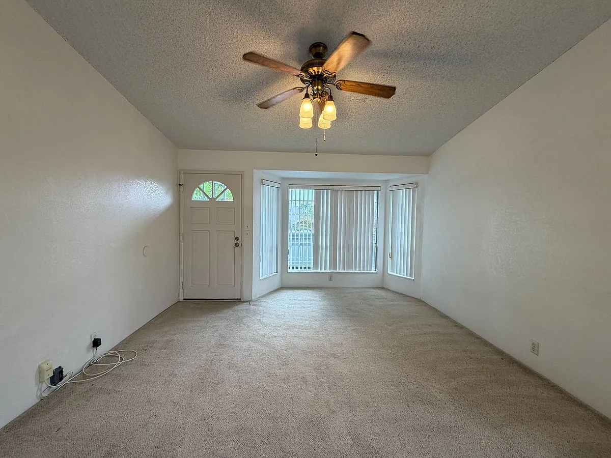 Building Photo - 528 Mananai Pl #16U