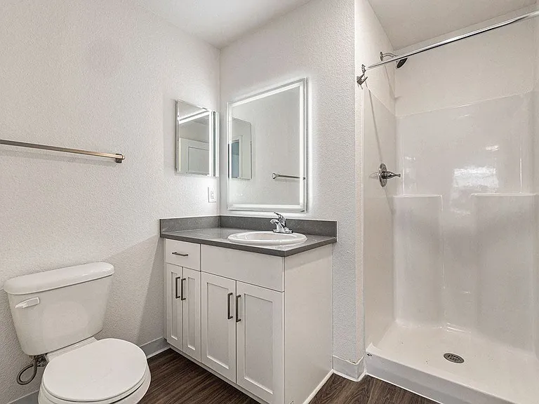 Signature Pointe Apartment Homes — Photo 106